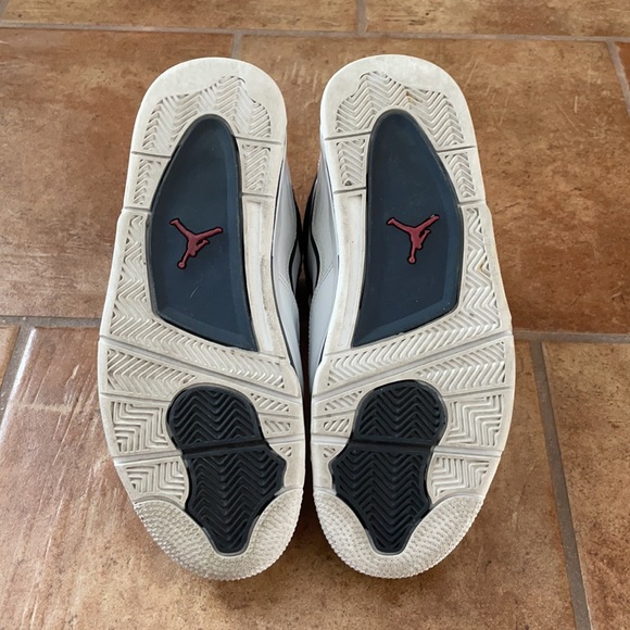 Throwback Jordan’s - Picture 5 of 5